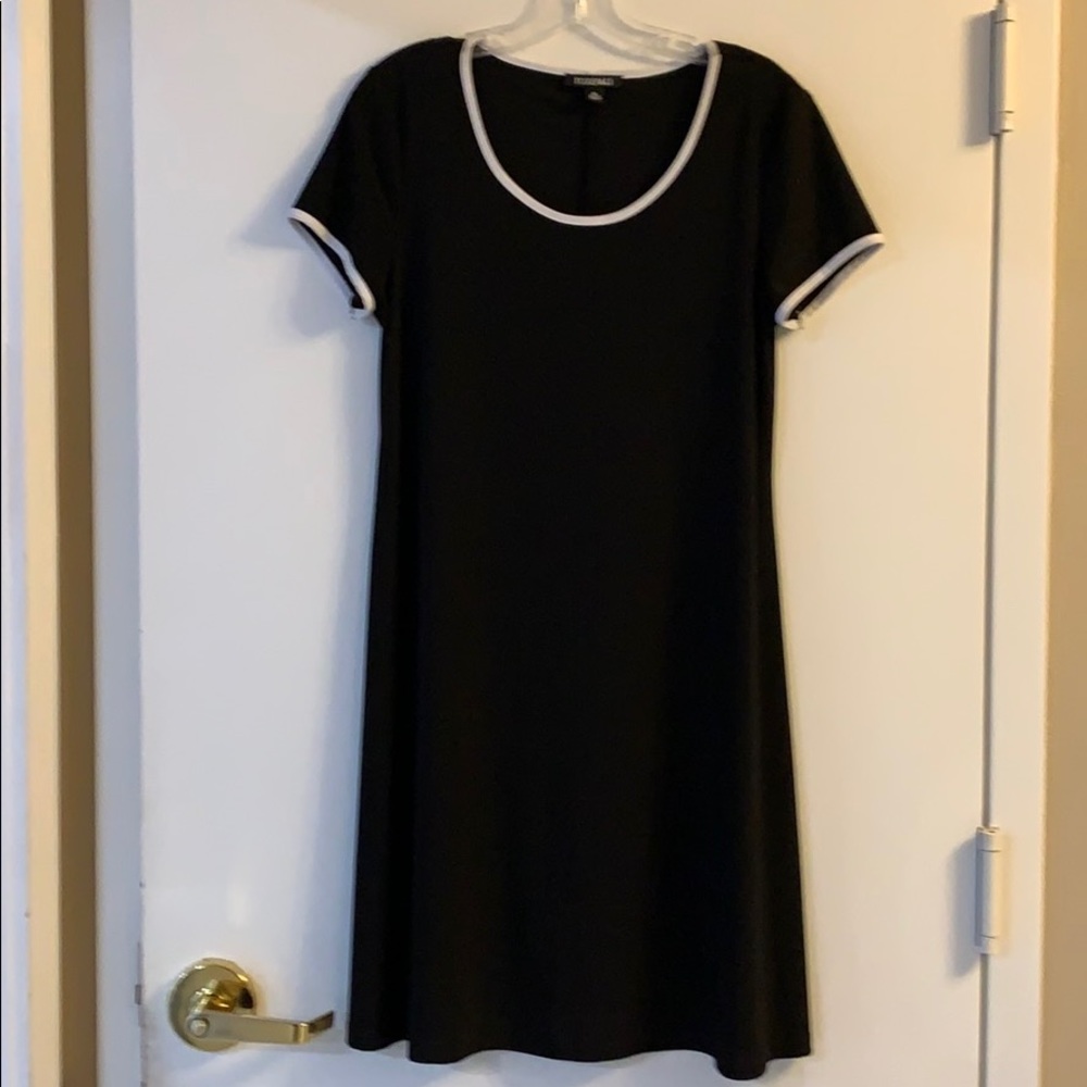 New Roz & Ali black dress